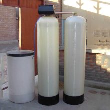 印染厂软水设备 常德玻璃钢全自动软水器 水垢泥沙过滤器