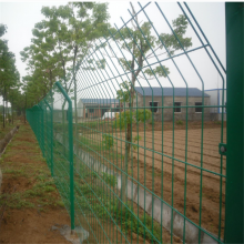 护栏网生产厂家【在线咨询】河道铁网围栏 绿色安***围栏