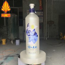 白酒酒瓶玻璃钢小品摆件道具 玻璃钢酒瓶摆件 玻璃钢啤酒酒瓶雕塑小品 酒庄酒厂形象招牌摆件