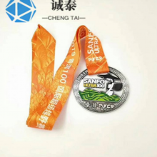 镀金烤漆松鼠奖牌， 广东马拉松奖牌制作， 个性烤漆挂牌生产厂