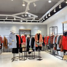 河北保定望都曼娅奴2021秋装唯品会品牌折扣女装