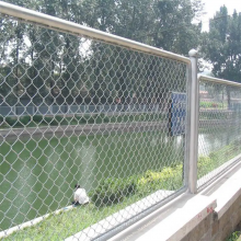巨强运动场勾花网护栏 平整无毛刺果园防护网 易安装河道安全围网
