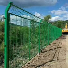 赫鹏 道路护栏 厂区围栏网 绿色浸塑围栏 园林防护铁丝网