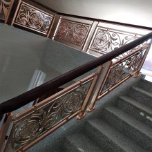 新欧式别墅楼梯护栏安装效果图 复式仿欧效果