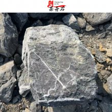 辽宁鞍山黑山石鱼池铺垫 黑山石草坪组合 鞍山黑山石围边摆放