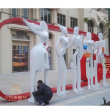 广场展示区抽象白色人物雕塑组合摆件 商业街特色创意人物雕塑组合制作
