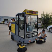 乡村公园用环卫小型扫路车电动新能源清扫车封闭好