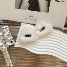 可愛(ài)瀨兔毛迷你抓夾后腦勺毛毛鯊魚(yú)夾兒童少女夾皮草抓夾頭飾