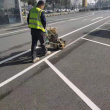 道路划线双组份甩涂和喷涂，有哪些区别？