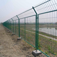 优质浸塑荷兰防护网金属双边养殖丝网厂家防护围栏养鸡网
