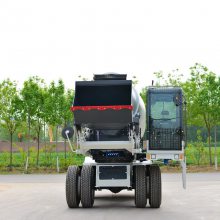 新疆克拉玛依自上料搅拌车 270度旋转搅拌车 2.8方自上料搅拌车