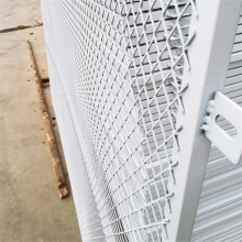 巨强加厚焊接牢固浸塑钢板网护栏 抗氧化耐蚀园林防护网 菱形孔围栏