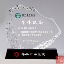 济南退休人员礼品定制，水晶陶瓷奖牌，员工离职礼物