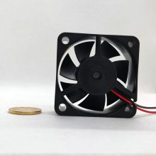 5020 ߹ʵԴɢȷ12V˫