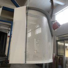 韶关宾馆定制白色冲孔铝单板 2.0厚弧形铝单板厂家