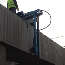 路邦桥面大梁加宽凿毛机 自动行走盖梁凿毛机 箱梁拉毛机厂家