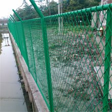 长期供应河北公路护栏网钢板网型现货加工定制
