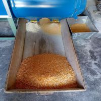 玉米深加工机器 大型苞米碴子机 玉米去皮制糁机视频