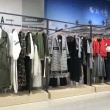 服装品牌折扣女装 戛纳巨式当季新款 健凡女装品牌折扣货源