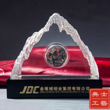 兰州市定做矿业公司十周年纪念品、矿物标本水晶摆件、年会送客户的水晶礼品