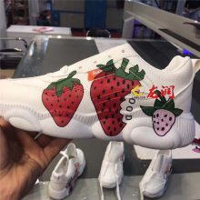 深圳龙润精工2513打印成品鞋子图案LOGO高喷射Uv打印设备
