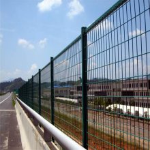 ***公路防护栅栏 机场安全隔离防护网 河道隔离浸塑围栏网