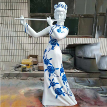 中国风青花瓷玻璃钢古代侍女拉二胡吹笛美女雕塑人像酒店装饰摆件