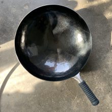 家用炒菜铁勺山东章丘铁锅厂家无涂层章丘炒锅