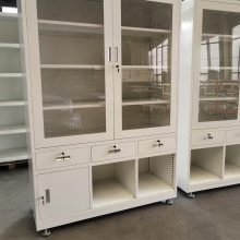白色工具柜