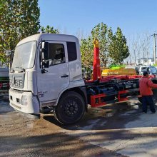 鼎东建筑垃圾清运车 汽车勾臂垃圾车 车厢可卸式垃圾清运车