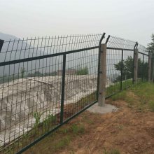 水渠防护网 鱼塘河道安全围栏 水库框架护栏网