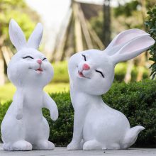 兔子玻璃钢雕塑 卡通动物雕塑模型 长耳兔雕塑 商业广场摆件