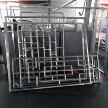 改造工程焊接铝花格窗定做