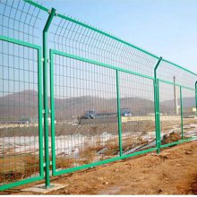 高速公路铁路护栏果园隔离防护网铁丝围墙围栏网钢丝双边丝护栏网