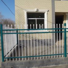 领冠生产 白绿色横竖管穿插型学校幼儿园围墙锌钢栅栏护栏
