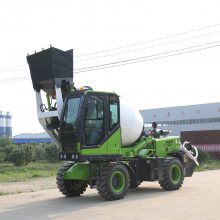 云南保山自动上料搅拌车 自上料小行型搅拌车价格