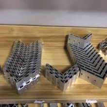 断桥铝门窗角码有哪机种_断桥铝合金角码图片