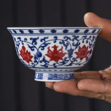 中式茶庄开业赠品 景德镇仿古青花釉里红缠枝莲主人杯品茗压手杯