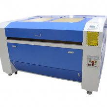 小型切割雕刻机 亚克力广告字 PVC 木板橡胶皮革无纺布激光切割机