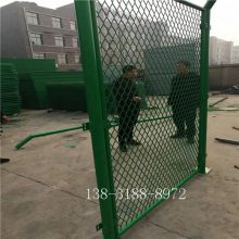 湖北咸宁保税区菱形护栏网-隔离护栏网