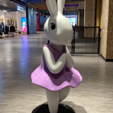 玻璃钢兔子卡通雕塑定制餐厅装饰品美陈大型兔子公仔商场摆件