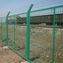 销售高速公路护栏网 双边丝护栏网 圈河道防护网