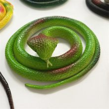 1元2元店仿真動(dòng)物蛇整蠱玩具橡膠蛇嚇人眼鏡蛇整蠱玩具貨源批發(fā)