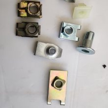 淄博玉美汽配汽车发动机护板保险杠叶子板内衬牌照自攻丝螺丝底座卡子卡扣
