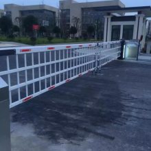 深圳东龙门业供应悬浮门、空降门、伸缩门、道闸、车牌识别系统