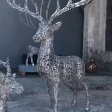 普洱不锈钢鹿子园林雕塑/玻璃钢鹿雕塑大量生产