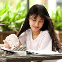 空調(diào)迷你風(fēng)扇噴霧制冷床上學(xué)生宿舍USB可充電隨身便攜式小電風(fēng)扇