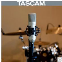 TASCAM ˹TM-80ݴĤ˷ֱָͲ