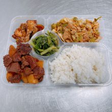 松江区 团膳、餐饮、盒饭配送，新鲜味美 优质实惠 上海兆峰餐饮供