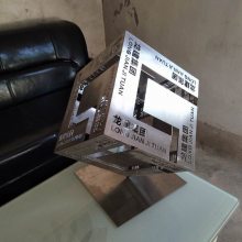 不锈钢几何鹿雕塑定制 不锈钢雕塑精选厂家 定制大型精神堡垒